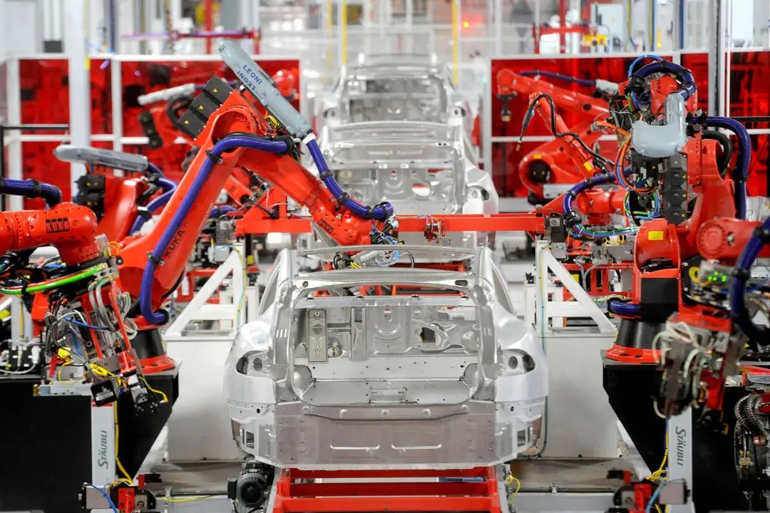 Tesla's Factory in a Fishbowl - WSJ