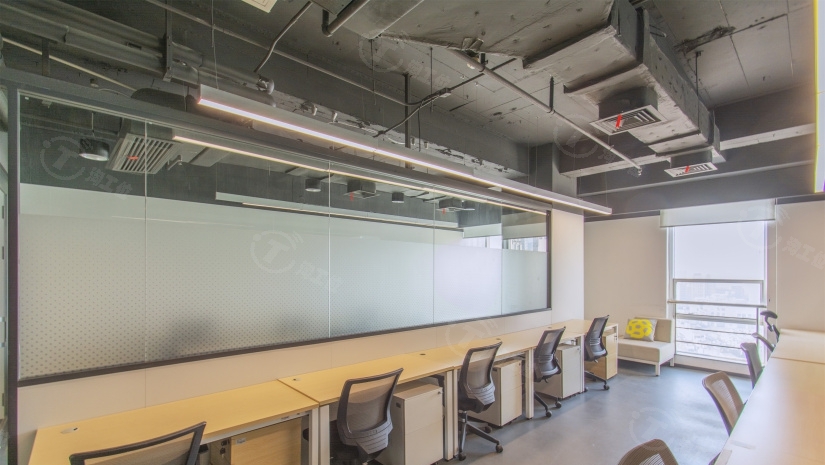 11人外侧独立间