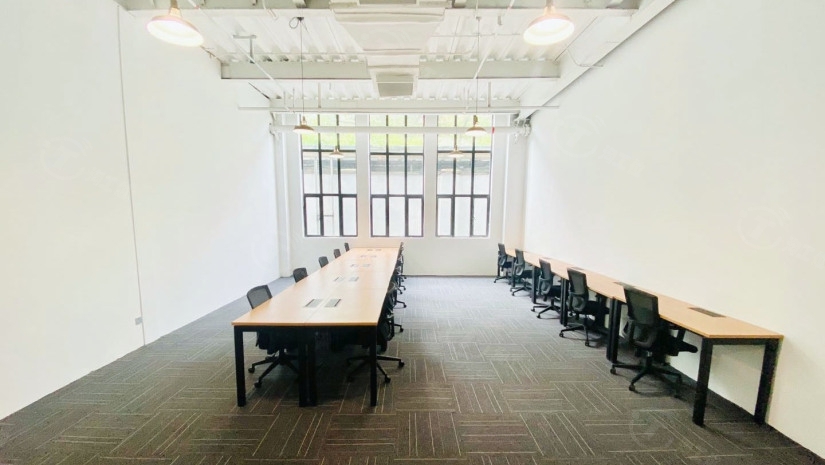 15人外侧独立间