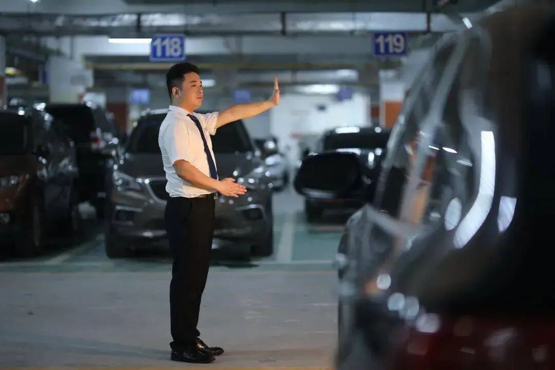 百步亭物业 ▏喜报 百步亭物业荣膺 优秀品牌企业 等多项荣誉