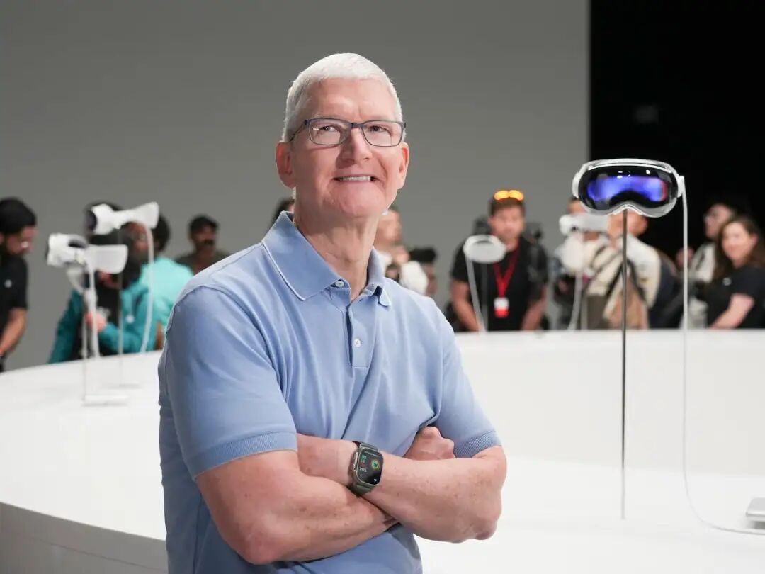 Apple CEO Tim Cook to step down